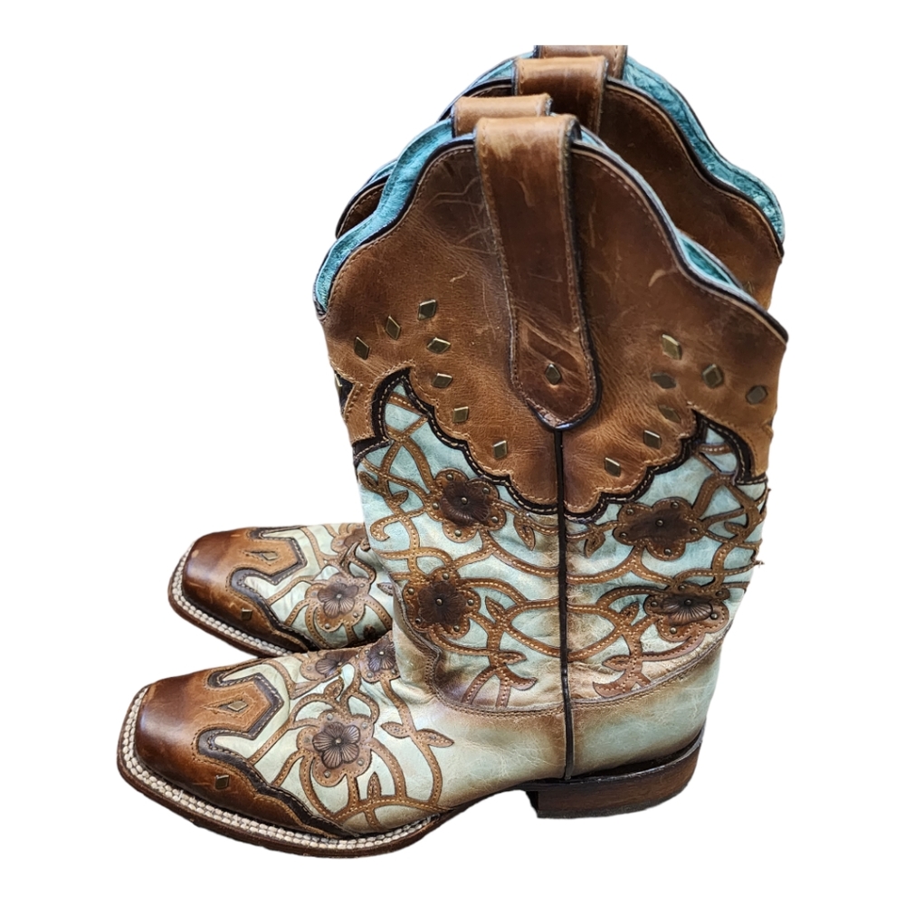 Corral boots